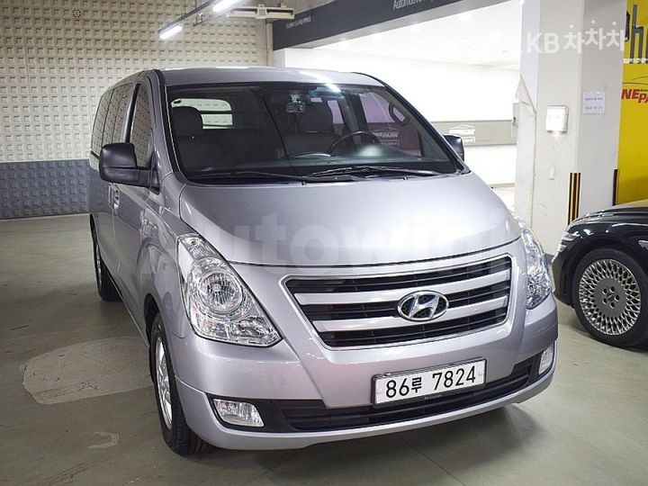 Hyundai Starex 2017 — 2