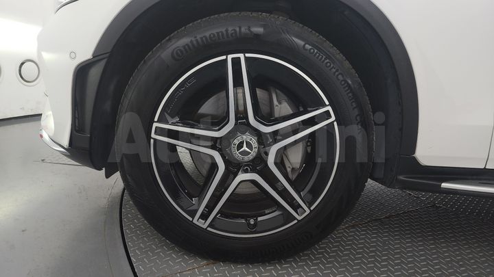 Mercedes Benz GLC Class 2022 — 5