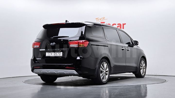 Kia Carnival 2016 — 2
