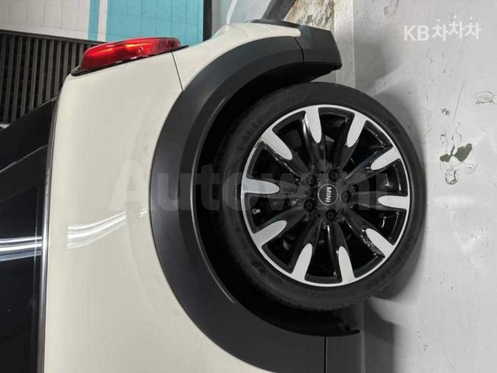 Mini Cooper 2023 — 5