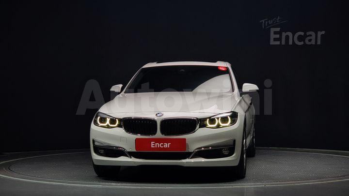 BMW 3 Series 2020 — 3