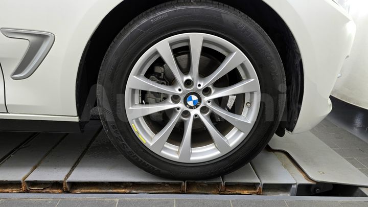 BMW 3 Series 2020 — 5