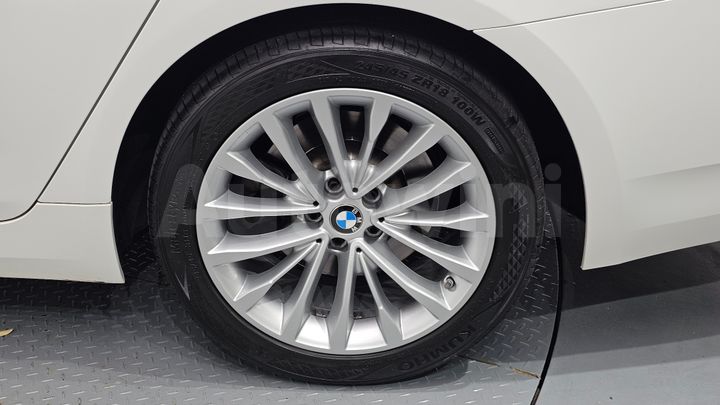 BMW 5 Series 2021 — 5