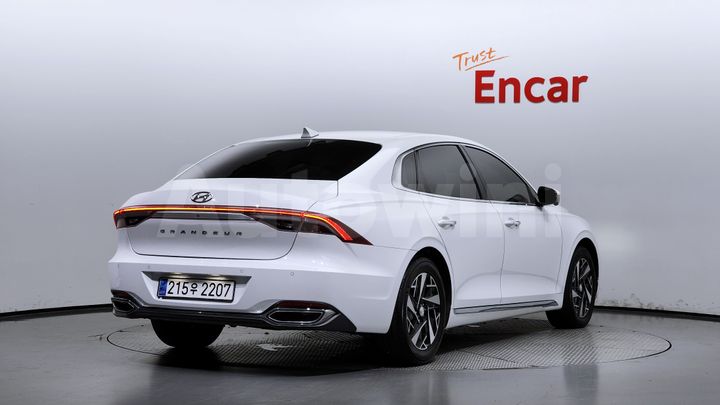 Hyundai Grandeur 2022 — 2