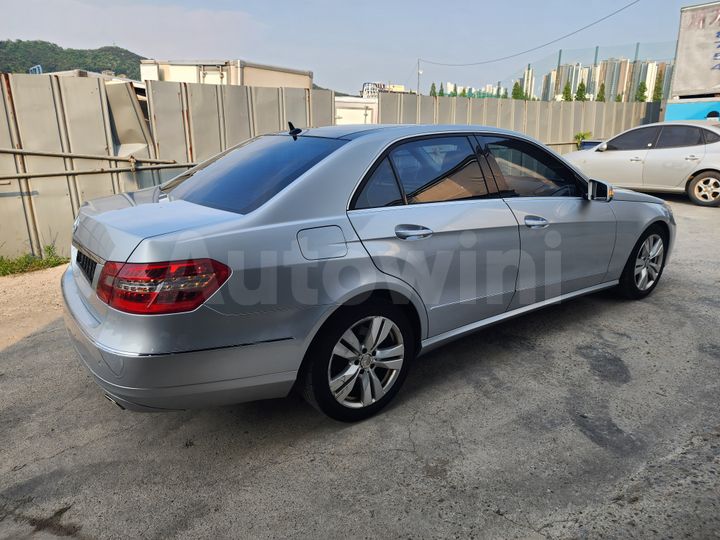 Mercedes-Benz E Class 2010 — 5