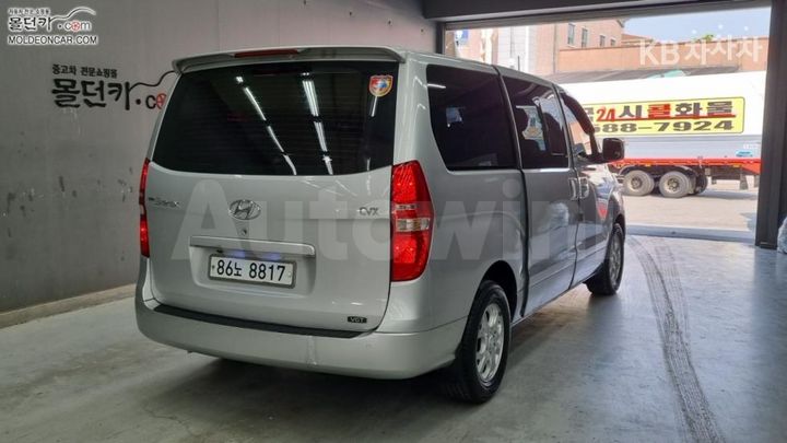 Hyundai Starex 2009 — 2