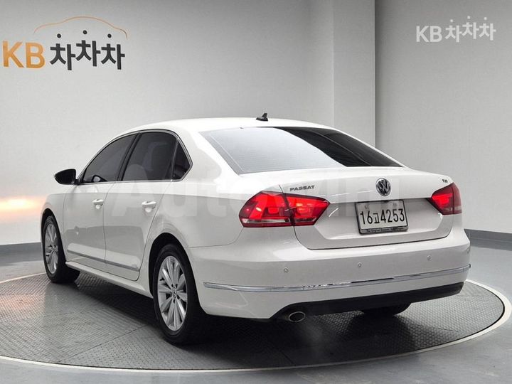 Volkswagen Passat 2015 — 2