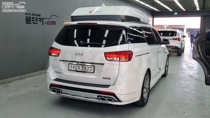 Kia Carnival 2017 — 2