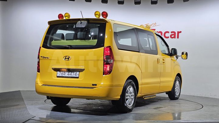 Hyundai Starex 2018 — 2