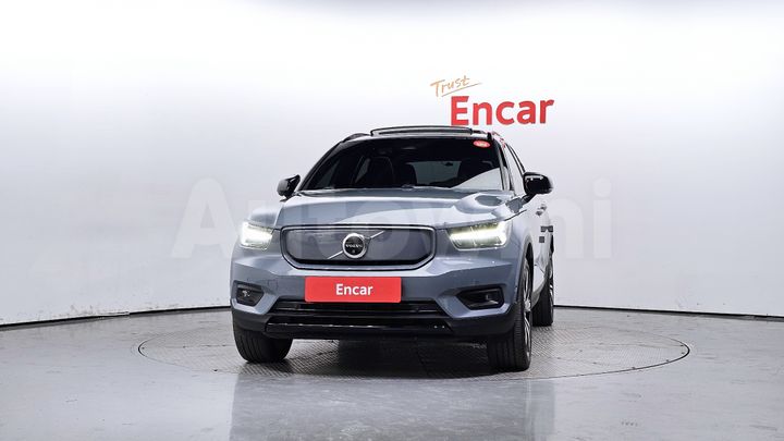 Volvo XC40 2022 — 3