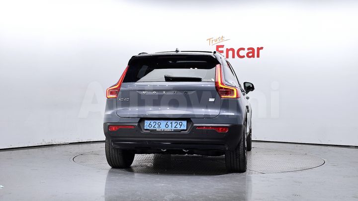 Volvo XC40 2022 — 4
