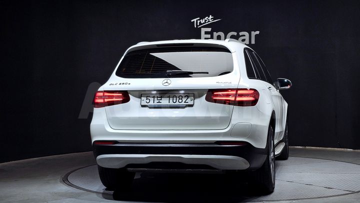 Mercedes Benz GLC Class 2019 — 4