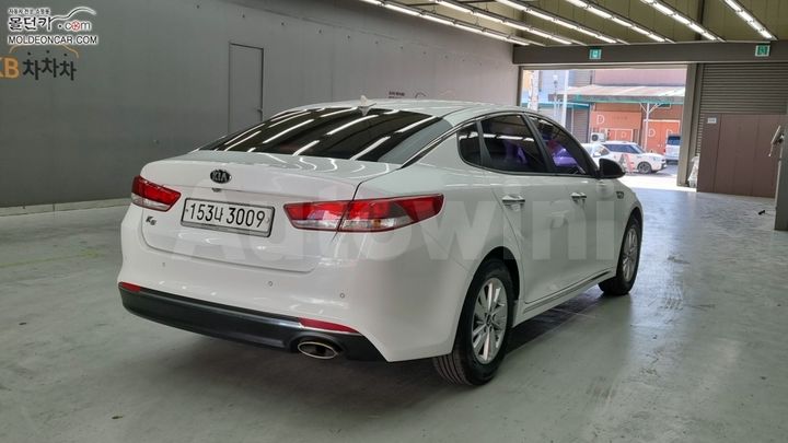 Kia K5 2017 — 2
