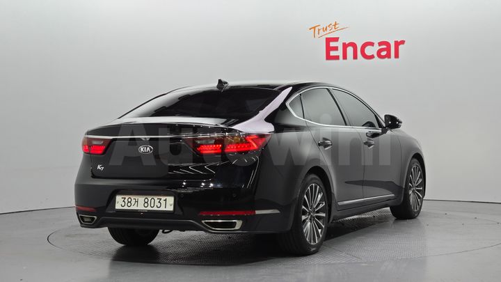 Kia K7 2018 — 2