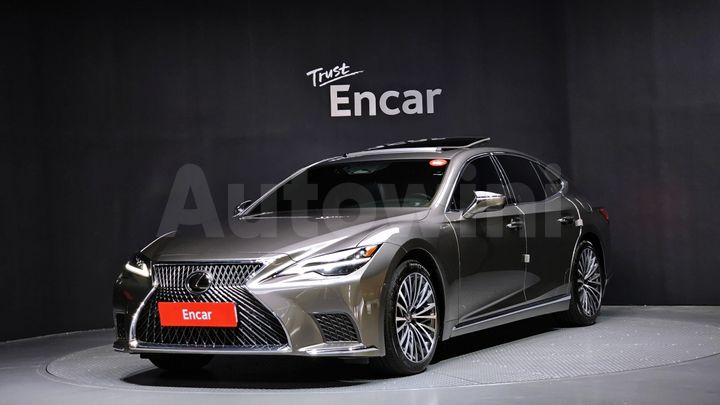 Lexus LS