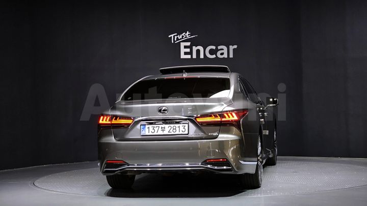 Lexus LS 2024 — 4