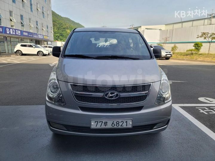 Hyundai Starex 2012 — 2