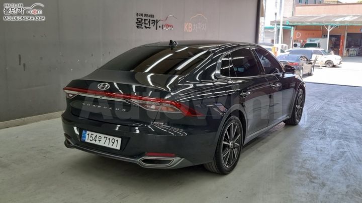 Hyundai Grandeur 2021 — 2