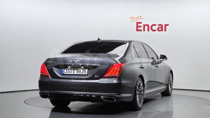 Genesis EQ900 2016 — 2
