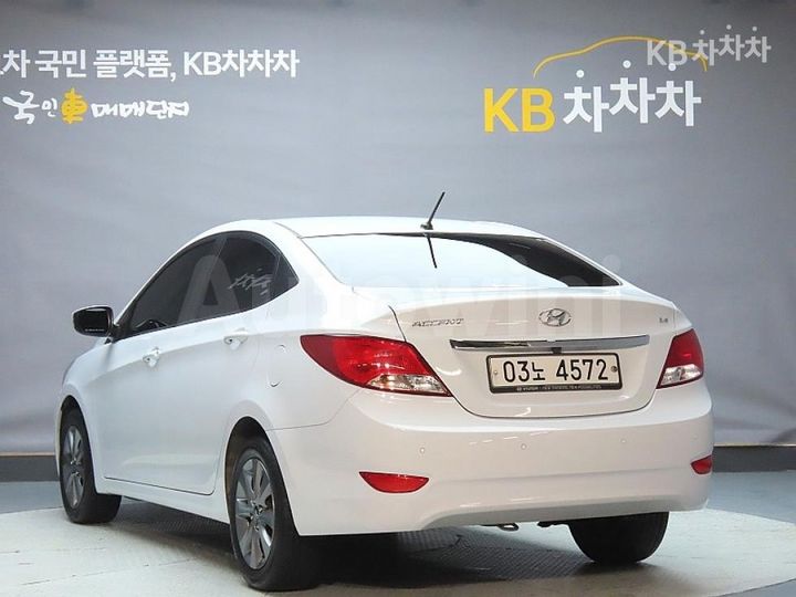 Hyundai Accent 2018 — 4