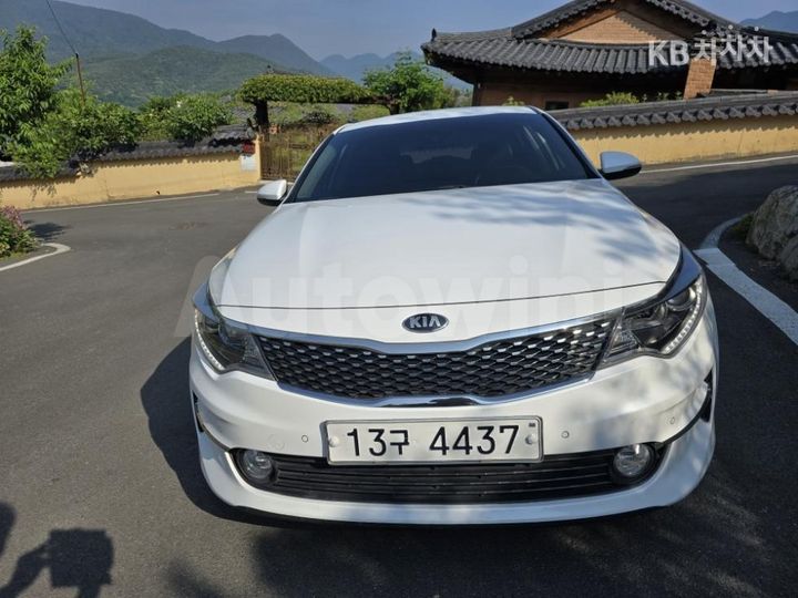 Kia K5 2017 — 2