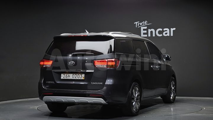 Kia Carnival 2017 — 2