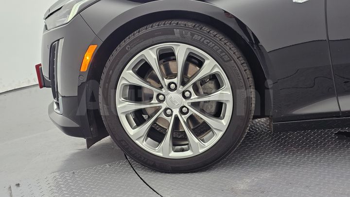 Cadillac CT5 2023 — 5