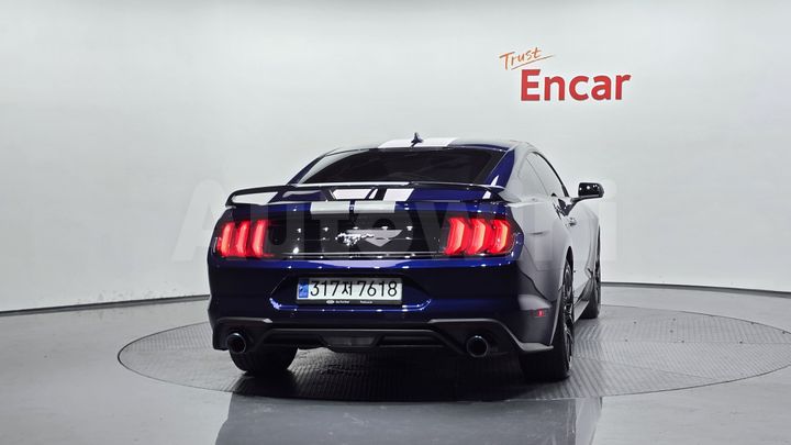 Ford Mustang 2020 — 4