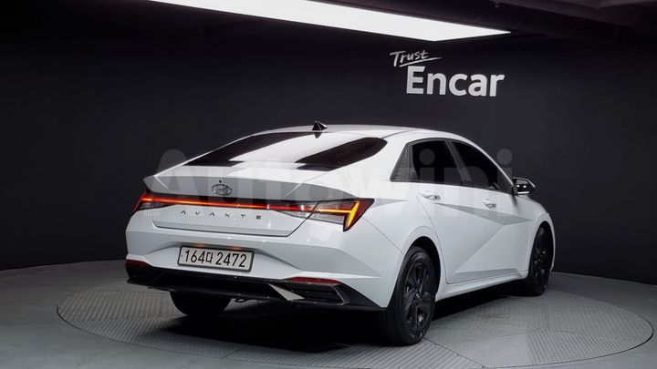 Hyundai Avante 2022 — 2