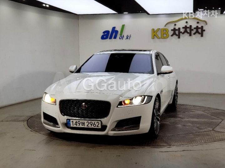 Jaguar XF 2017 — 2