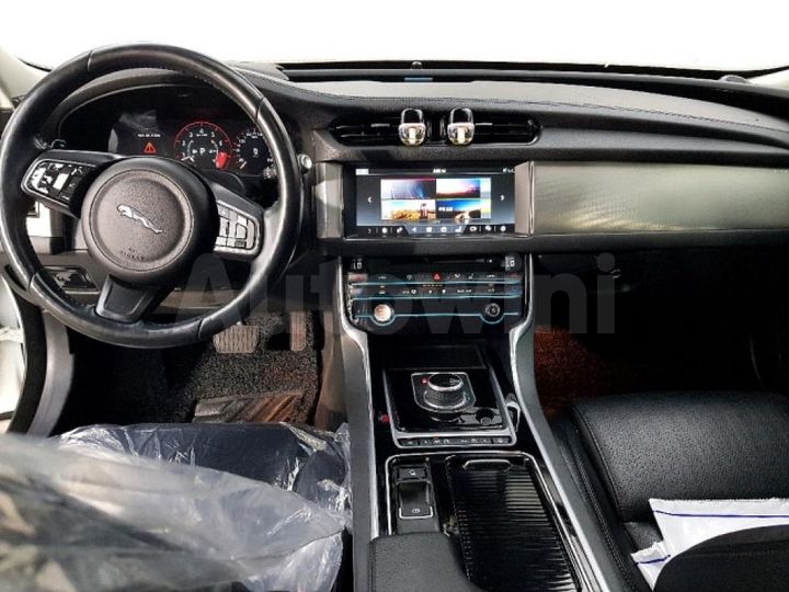 Jaguar XF 2017 — 5