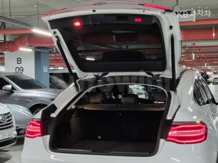 Mercedes Benz GLC Class 2018 — 5