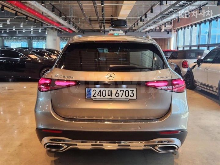 Mercedes Benz GLC Class 2024 — 5