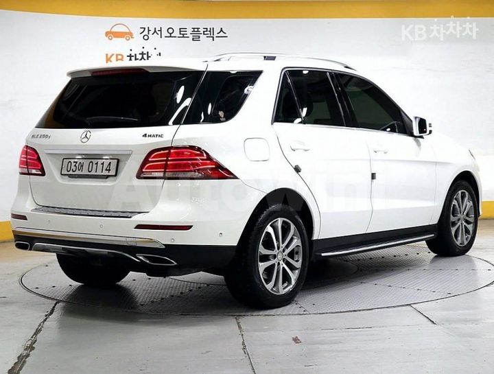 Mercedes Benz GLE Class 2016 — 3