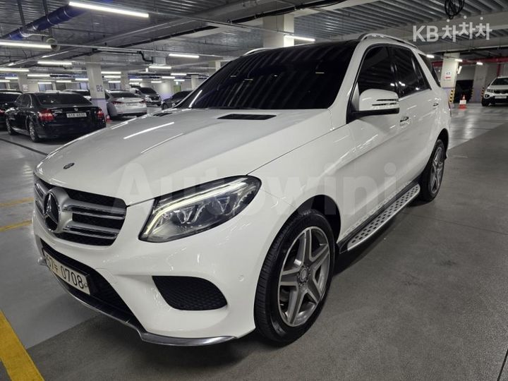 Mercedes Benz GLE Class 2016 — 2