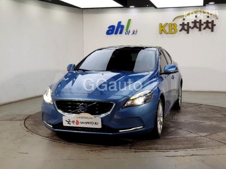 Volvo V40 2016 — 2