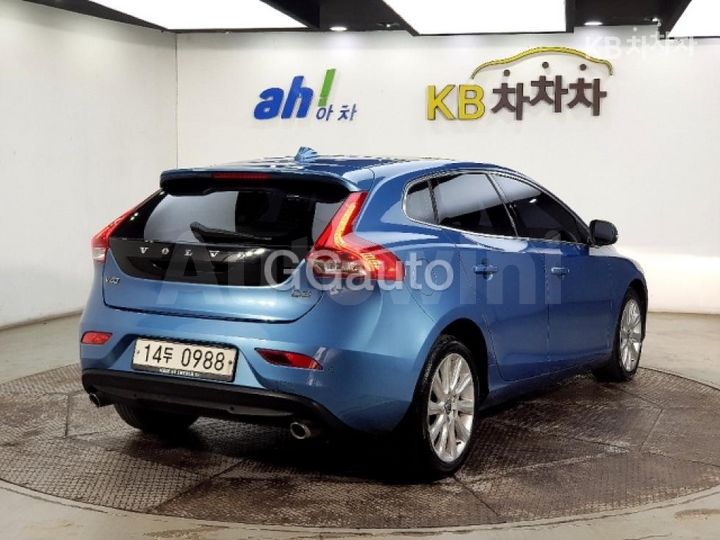 Volvo V40 2016 — 4