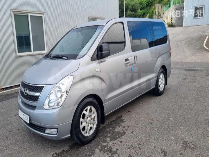 Hyundai Starex 2016 — 2