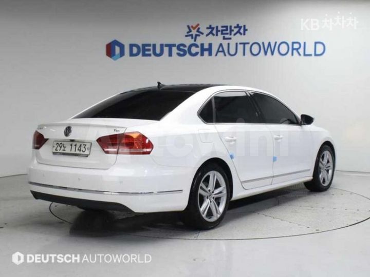 Volkswagen Passat 2015 — 2