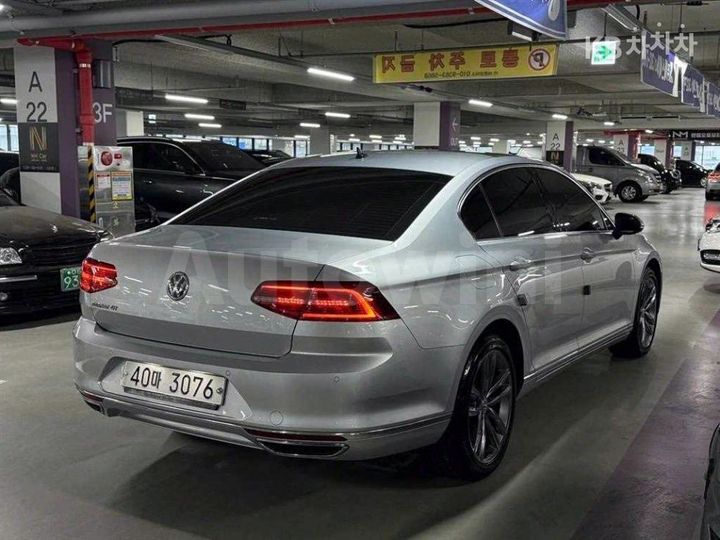 Volkswagen Passat 2018 — 5