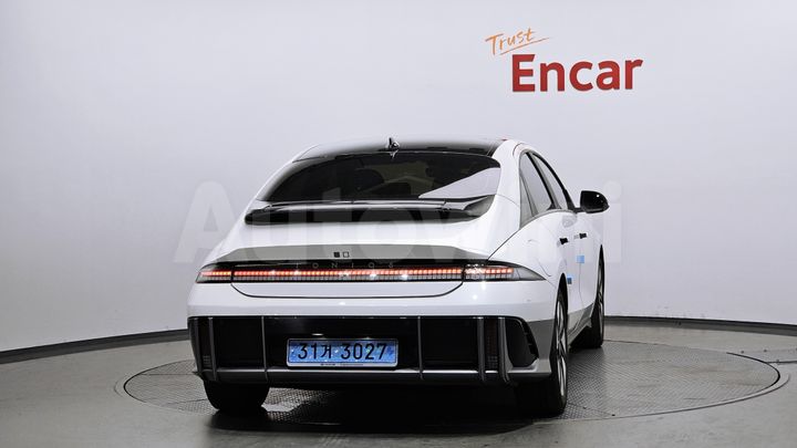 Hyundai Ioniq 2023 — 4