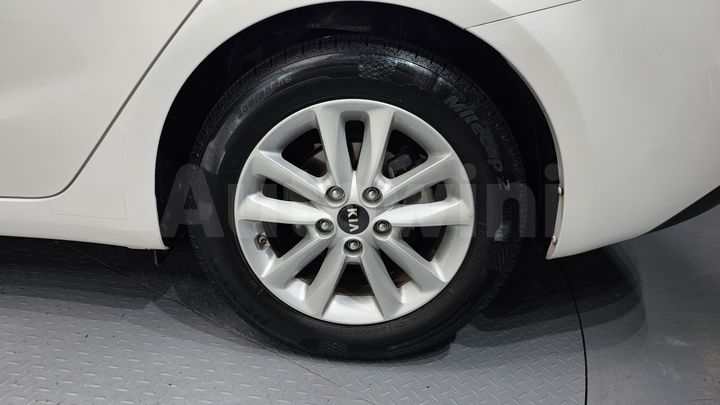 Kia K3 2015 — 5