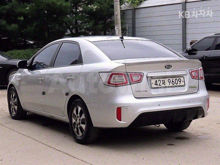 Kia Forte 2010 — 3