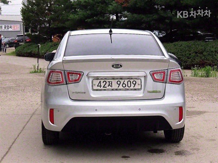 Kia Forte 2010 — 4