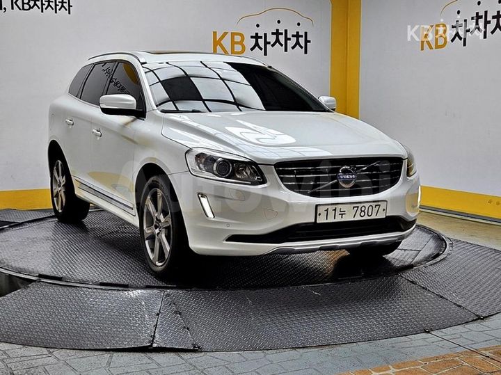 Volvo XC60 2015 — 2