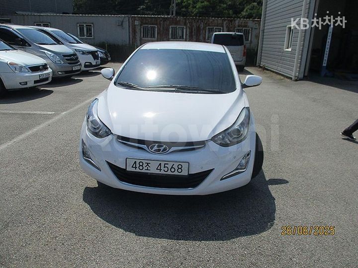 Hyundai Avante 2015 — 2