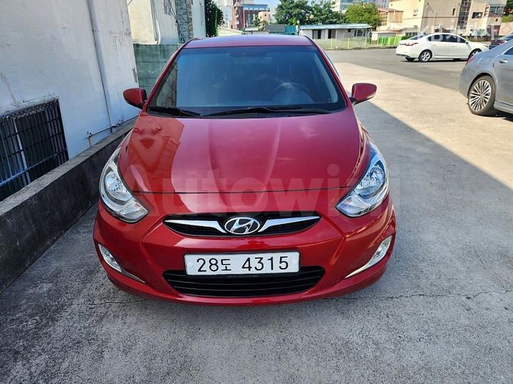 Hyundai Accent 2011 — 2