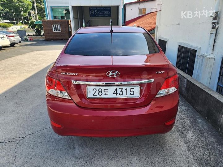 Hyundai Accent 2011 — 5