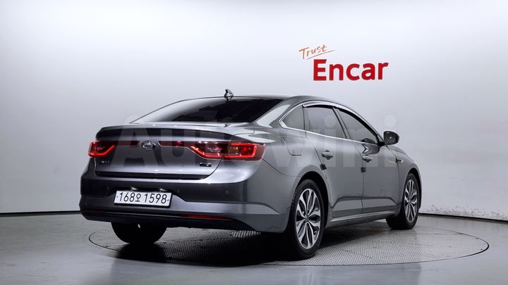 Renault SM6 2017 — 2