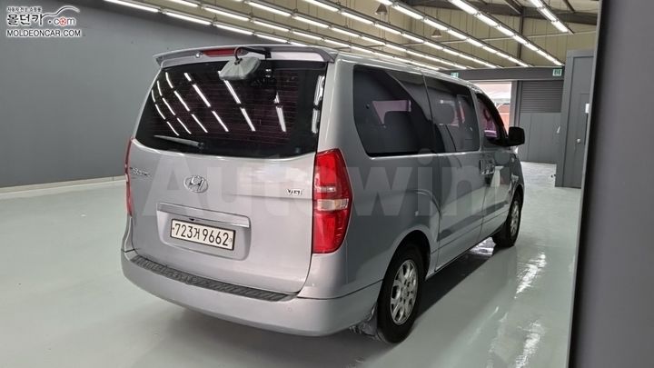 Hyundai Starex 2015 — 2